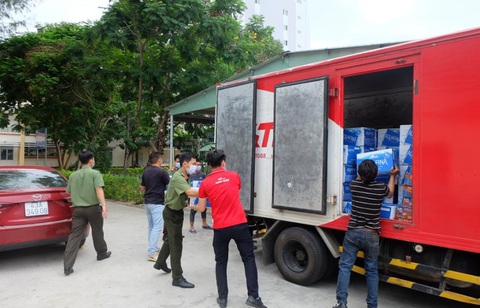 Chuyển phát nhanh J&T Express tiếp sức cho y bác sĩ Đà Nẵng - Ảnh 1. Chuyển phát nhanh J&T Express tiếp sức cho y bác sĩ Đà Nẵng - Ảnh 1.