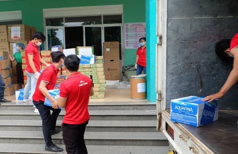Chuyển phát nhanh J&T Express tiếp sức cho y bác sĩ Đà Nẵng - Ảnh 2. Chuyển phát nhanh J&T Express tiếp sức cho y bác sĩ Đà Nẵng - Ảnh 2.