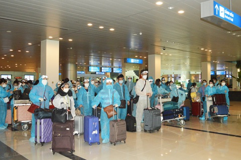 ĐBSCL tiếp nhận cách ly 309 công dân từ Singapore về nước - Ảnh 1. ĐBSCL tiếp nhận cách ly 309 công dân từ Singapore về nước - Ảnh 1.