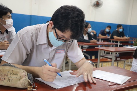 Thí sinh bắt đầu làm thủ tục thi tốt nghiệp THPT, kỳ thi chưa từng có - Ảnh 30. Thí sinh bắt đầu làm thủ tục thi tốt nghiệp THPT, kỳ thi chưa từng có - Ảnh 30.