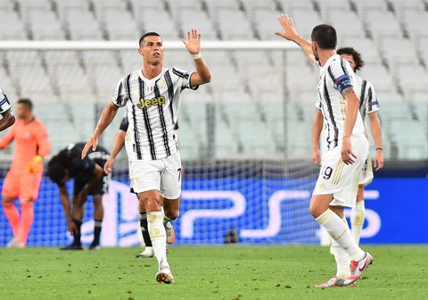 Ronaldo ghi hai bàn, Juventus vẫn bị Lyon loại ở Champions League - Ảnh 3. Ronaldo ghi hai bàn, Juventus vẫn bị Lyon loại ở Champions League - Ảnh 3.
