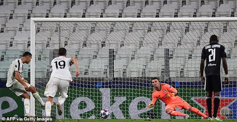 Ronaldo ghi hai bàn, Juventus vẫn bị Lyon loại ở Champions League - Ảnh 2. Ronaldo ghi hai bàn, Juventus vẫn bị Lyon loại ở Champions League - Ảnh 2.
