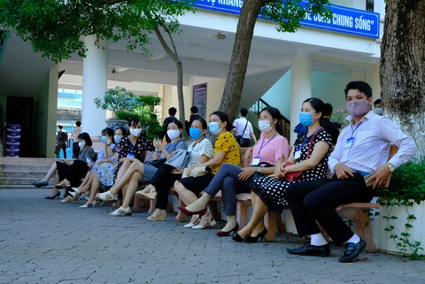 352 thí sinh của một trường học tại Quảng Ngãi phải dừng thi vì COVID-19 - Ảnh 1. 352 thí sinh của một trường học tại Quảng Ngãi phải dừng thi vì COVID-19 - Ảnh 1.