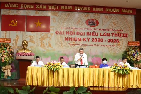 EVNHCMC nâng cao chất lượng cung ứng điện và dịch vụ khách hàng - Ảnh 1. EVNHCMC nâng cao chất lượng cung ứng điện và dịch vụ khách hàng - Ảnh 1.