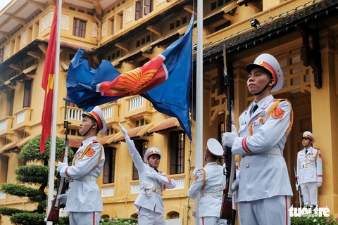 Thủ tướng Nguyễn Xuân Phúc: ASEAN là trụ cột chính sách đối ngoại của Việt Nam - Ảnh 2. Thủ tướng Nguyễn Xuân Phúc: ASEAN là trụ cột chính sách đối ngoại của Việt Nam - Ảnh 2.