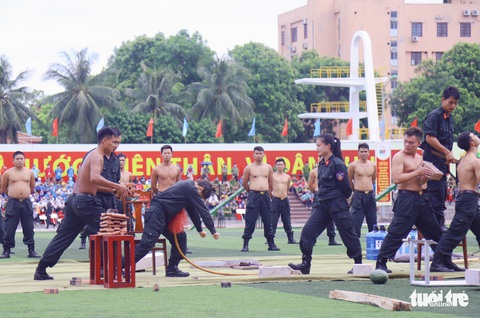 Thủ tướng: Lực lượng công an để lại nhiều dấu ấn trong nhân dân và bạn bè quốc tế - Ảnh 2. Thủ tướng: Lực lượng công an để lại nhiều dấu ấn trong nhân dân và bạn bè quốc tế - Ảnh 2.