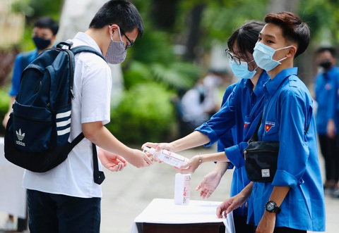 Thí sinh bắt đầu làm thủ tục thi tốt nghiệp THPT, kỳ thi chưa từng có - Ảnh 18. Thí sinh bắt đầu làm thủ tục thi tốt nghiệp THPT, kỳ thi chưa từng có - Ảnh 18.
