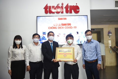 Thêm 1 tỉ đồng gửi đến chiến sĩ áo trắng miền Trung - Ảnh 1. Thêm 1 tỉ đồng gửi đến chiến sĩ áo trắng miền Trung - Ảnh 1.