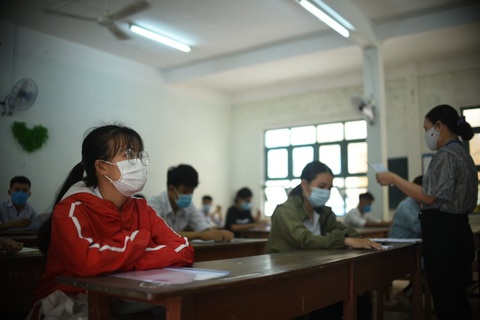 Thí sinh bắt đầu làm thủ tục thi tốt nghiệp THPT, kỳ thi chưa từng có - Ảnh 11. Thí sinh bắt đầu làm thủ tục thi tốt nghiệp THPT, kỳ thi chưa từng có - Ảnh 11.