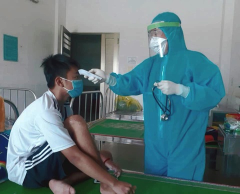 Bác sĩ trực COVID-19 nhắn con gái đi thi: Kết quả gì... Con vẫn mãi con ba! - Ảnh 1. Bác sĩ trực COVID-19 nhắn con gái đi thi: Kết quả gì... Con vẫn mãi con ba! - Ảnh 1.