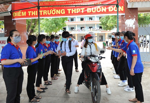 Thi tốt nghiệp THPT 2020: Những sự trợ giúp đặc biệt - Ảnh 9. Thi tốt nghiệp THPT 2020: Những sự trợ giúp đặc biệt - Ảnh 9.