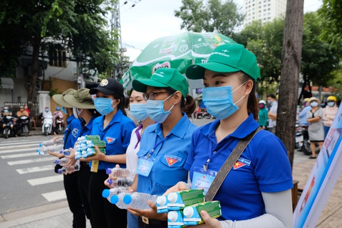 Thi tốt nghiệp THPT 2020: Những sự trợ giúp đặc biệt - Ảnh 12. Thi tốt nghiệp THPT 2020: Những sự trợ giúp đặc biệt - Ảnh 12.