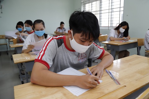 Hãy để giới trẻ được thể hiện tình yêu nước tự nhiên - Ảnh 1. Hãy để giới trẻ được thể hiện tình yêu nước tự nhiên - Ảnh 1.