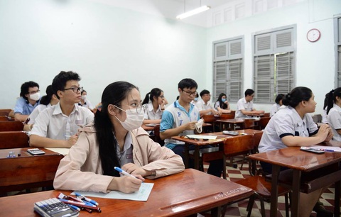 Thi môn toán: Nhiều thí sinh nói đề vừa sức - Ảnh 1. Thi môn toán: Nhiều thí sinh nói đề vừa sức - Ảnh 1.