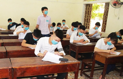 Thi tốt nghiệp THPT ở Đà Nẵng: Dùng máy để khử khuẩn tất cả bài thi - Ảnh 1. Thi tốt nghiệp THPT ở Đà Nẵng: Dùng máy để khử khuẩn tất cả bài thi - Ảnh 1.