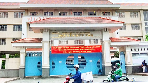 Xôn xao đang kỷ luật được bổ nhiệm hiệu trưởng: Sở GD-ĐT TP.HCM nói gì? - Ảnh 1. Xôn xao đang kỷ luật được bổ nhiệm hiệu trưởng: Sở GD-ĐT TP.HCM nói gì? - Ảnh 1.