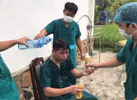 Nhắc nhau giữ sức khỏe vì cuộc chiến với COVID-19 còn dài - Ảnh 1. Nhắc nhau giữ sức khỏe vì cuộc chiến với COVID-19 còn dài - Ảnh 1.
