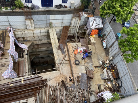 Vụ nhà riêng có 4 tầng hầm: Dùng tiêu chuẩn từ 16 năm trước, đã bị hủy bỏ để cấp phép - Ảnh 2. Vụ nhà riêng có 4 tầng hầm: Dùng tiêu chuẩn từ 16 năm trước, đã bị hủy bỏ để cấp phép - Ảnh 2.