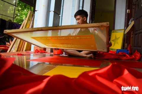 Người trẻ giữ sợi chỉ vàng thêu hồn dân tộc - Ảnh 8. Người trẻ giữ sợi chỉ vàng thêu hồn dân tộc - Ảnh 8.