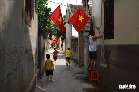 Người trẻ giữ sợi chỉ vàng thêu hồn dân tộc - Ảnh 9. Người trẻ giữ sợi chỉ vàng thêu hồn dân tộc - Ảnh 9.