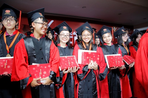 Kết quả ấn tượng của học sinh VAS sau một năm biến động - Ảnh 1. Kết quả ấn tượng của học sinh VAS sau một năm biến động - Ảnh 1.