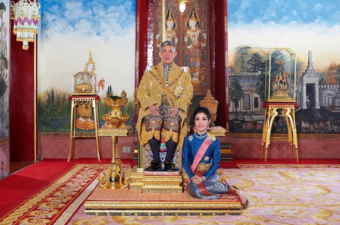 Hoàng quý phi Sineenat được ân xá và đến Đức tránh dịch cùng vua Thái? - Ảnh 1. Hoàng quý phi Sineenat được ân xá và đến Đức tránh dịch cùng vua Thái? - Ảnh 1.