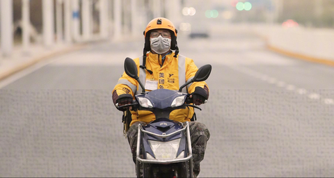 Tài xế giao thức ăn ở Trung Quốc bán mạng mỗi ngày vì thuật toán lạnh lùng - Ảnh 1. Tài xế giao thức ăn ở Trung Quốc bán mạng mỗi ngày vì thuật toán lạnh lùng - Ảnh 1.