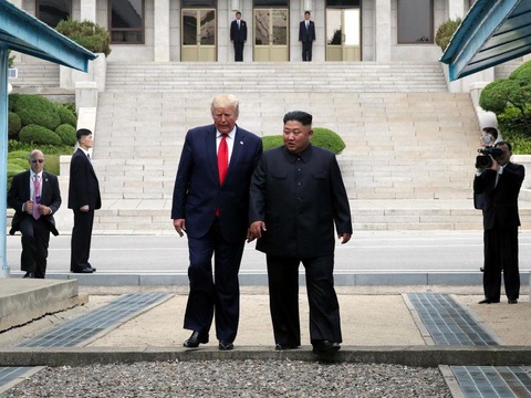 Tổng thống Trump khoe ảnh ngầu là ảnh gì? - Ảnh 3. Tổng thống Trump khoe ảnh ngầu là ảnh gì? - Ảnh 3.