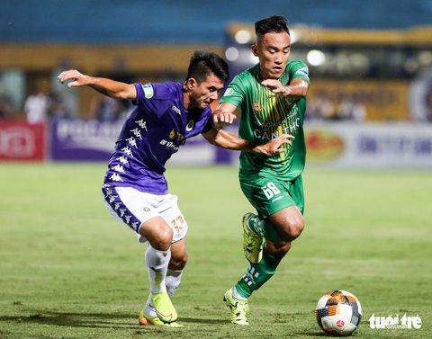 Thua Hà Nội FC 0-7, HLV Cần Thơ nói giống trận đá tập - Ảnh 1. Thua Hà Nội FC 0-7, HLV Cần Thơ nói giống trận đá tập - Ảnh 1.