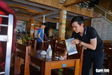 Dân Đà Nẵng phấn khởi ăn sáng, cà phê, đi mua sắm từ 11-9 - Ảnh 3. Dân Đà Nẵng phấn khởi ăn sáng, cà phê, đi mua sắm từ 11-9 - Ảnh 3.