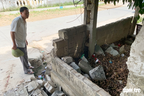Tường đổ đè chết học sinh: ‘Trường biết tường hư hỏng nhưng chưa có tiền sửa’ - Ảnh 3. Tường đổ đè chết học sinh: ‘Trường biết tường hư hỏng nhưng chưa có tiền sửa’ - Ảnh 3.