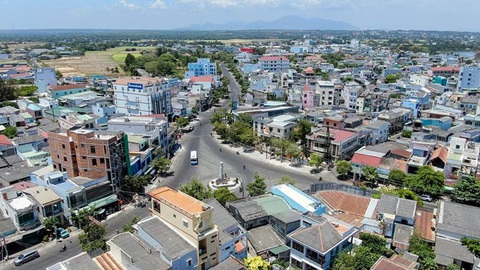 Đổ về La Gi săn đất biển giữa… mùa dịch - Ảnh 1. Đổ về La Gi săn đất biển giữa… mùa dịch - Ảnh 1.