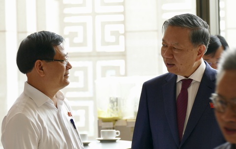 Công an xã bán chuyên trách sẽ được sắp xếp vào tổ an ninh, trật tự - Ảnh 1. Công an xã bán chuyên trách sẽ được sắp xếp vào tổ an ninh, trật tự - Ảnh 1.