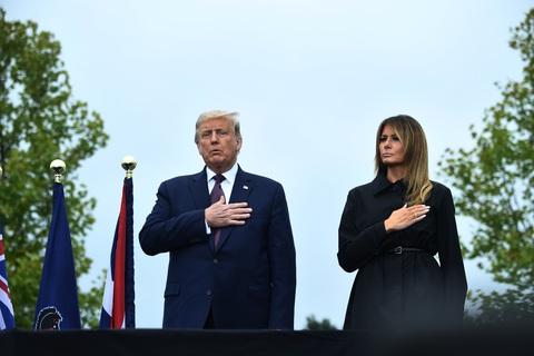 Tổng thống Trump ca ngợi các hành khách trên máy bay chống khủng bố 11-9 - Ảnh 1. Tổng thống Trump ca ngợi các hành khách trên máy bay chống khủng bố 11-9 - Ảnh 1.