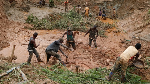 Sập mỏ vàng ở Congo, ít nhất 50 người chết - Ảnh 1. Sập mỏ vàng ở Congo, ít nhất 50 người chết - Ảnh 1.