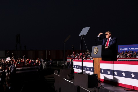 Ông Trump tung hỏa mù: Sẽ thảo luận để làm tổng thống thêm 2 nhiệm kỳ - Ảnh 1. Ông Trump tung hỏa mù: Sẽ thảo luận để làm tổng thống thêm 2 nhiệm kỳ - Ảnh 1.