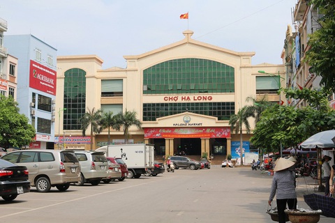 Hai phóng viên tống tiền doanh nghiệp bị khởi tố tội nhận hối lộ - Ảnh 1. Hai phóng viên tống tiền doanh nghiệp bị khởi tố tội nhận hối lộ - Ảnh 1.