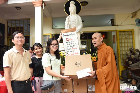 Chùa ở TP.HCM 10 năm dạy miễn phí 6 ngoại ngữ - Ảnh 8. Chùa ở TP.HCM 10 năm dạy miễn phí 6 ngoại ngữ - Ảnh 8.