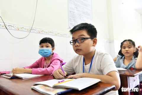 Chùa ở TP.HCM 10 năm dạy miễn phí 6 ngoại ngữ - Ảnh 7. Chùa ở TP.HCM 10 năm dạy miễn phí 6 ngoại ngữ - Ảnh 7.