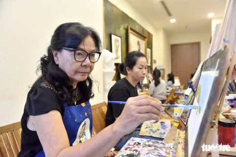 Chàng họa sĩ với 7 lớp dạy vẽ miễn phí - Ảnh 2. Chàng họa sĩ với 7 lớp dạy vẽ miễn phí - Ảnh 2.