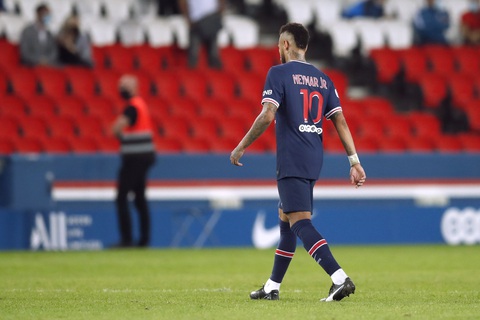Sốc: Đánh nhau phút 90+6, trọng tài rút 5 thẻ đỏ và Neymar bị đuổi vì đánh nguội - Ảnh 3. Sốc: Đánh nhau phút 90+6, trọng tài rút 5 thẻ đỏ và Neymar bị đuổi vì đánh nguội - Ảnh 3.