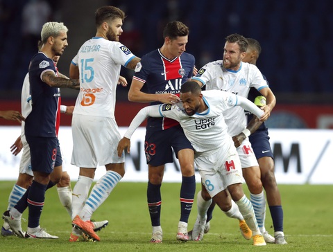 Xem khoảnh khắc hỗn loạn cuối trận PSG và Neymar nhận thẻ đỏ phút 99 - Ảnh 3. Xem khoảnh khắc hỗn loạn cuối trận PSG và Neymar nhận thẻ đỏ phút 99 - Ảnh 3.
