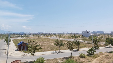 Đất Đà Nẵng rớt giá thê thảm, nhiều người vỡ nợ - Ảnh 1. Đất Đà Nẵng rớt giá thê thảm, nhiều người vỡ nợ - Ảnh 1.