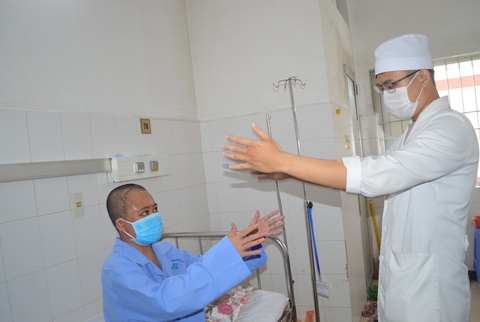 Đại phẫu hơn 10 giờ bóc tách khối u màng não khổng lồ - Ảnh 1. Đại phẫu hơn 10 giờ bóc tách khối u màng não khổng lồ - Ảnh 1.