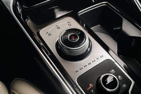 KIA Sorento All New ra mắt, thiết kế hoàn toàn mới, giá 1,1 tỉ đồng/chiếc - Ảnh 7. KIA Sorento All New ra mắt, thiết kế hoàn toàn mới, giá 1,1 tỉ đồng/chiếc - Ảnh 7.