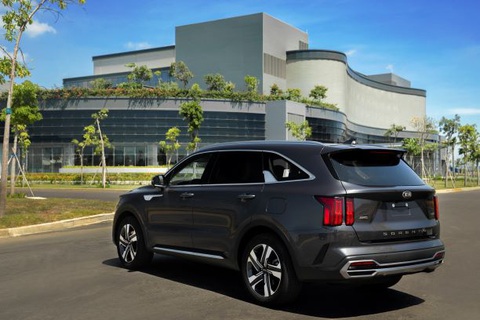 KIA Sorento All New ra mắt, thiết kế hoàn toàn mới, giá 1,1 tỉ đồng/chiếc - Ảnh 3. KIA Sorento All New ra mắt, thiết kế hoàn toàn mới, giá 1,1 tỉ đồng/chiếc - Ảnh 3.
