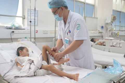 Thêm 1 bé tử vong do bạch hầu ác tính - Ảnh 2. Thêm 1 bé tử vong do bạch hầu ác tính - Ảnh 2.