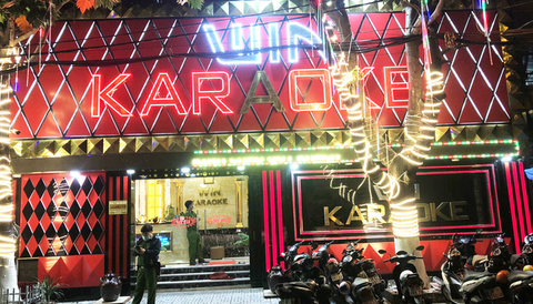 Phát hiện 33 người phê ma túy tại 2 quán karaoke ở Bình Tân - Ảnh 1. Phát hiện 33 người phê ma túy tại 2 quán karaoke ở Bình Tân - Ảnh 1.