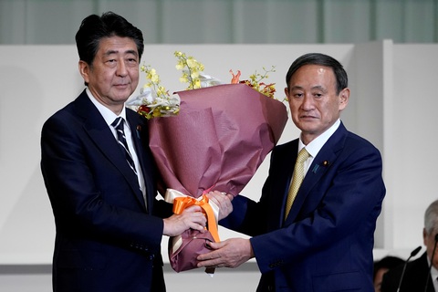 Ông Yoshihide Suga: từ con nhà nông đến ghế thủ tướng Nhật - Ảnh 1. Ông Yoshihide Suga: từ con nhà nông đến ghế thủ tướng Nhật - Ảnh 1.