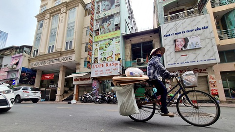 Những ngôi chợ ngoại sôi động bậc nhất Sài Gòn bỗng mang vẻ ảm đạm - Ảnh 1. Những ngôi chợ ngoại sôi động bậc nhất Sài Gòn bỗng mang vẻ ảm đạm - Ảnh 1.